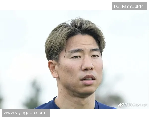 日本足球明星男士帽子时尚搭配图片欣赏与推荐